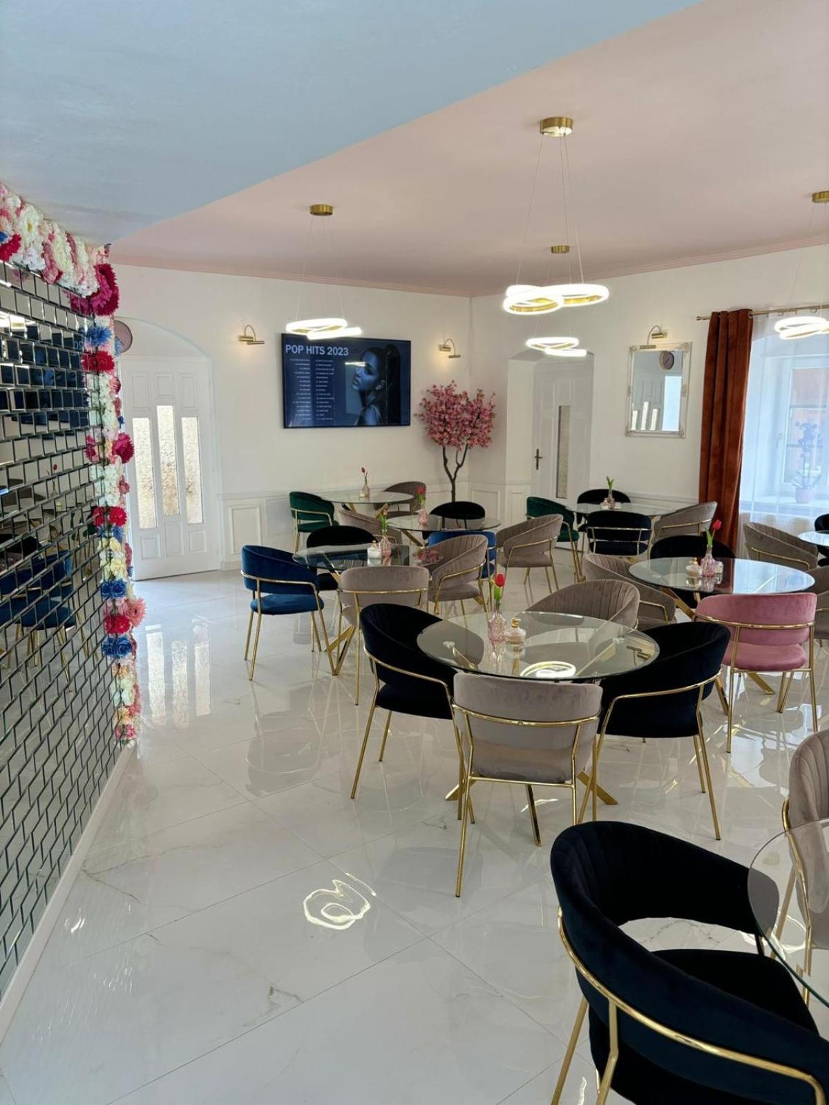 Boutique Hotel Posta Rl Oravsky Podzamok Luaran gambar